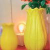 Vase tulipe plastique jaune 27cm - Tienda Esquipulas