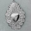 Coeur ex-voto couronne de fleurs en métal naturel